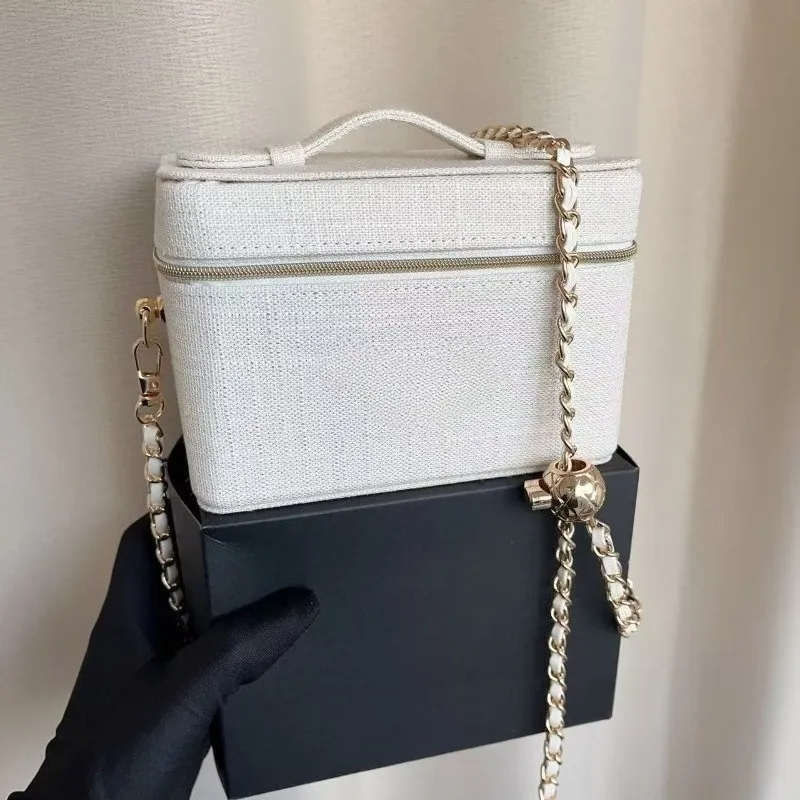 Luxury Bags Edit - Tas Makeup Edisi Terbatas Natal 2025,