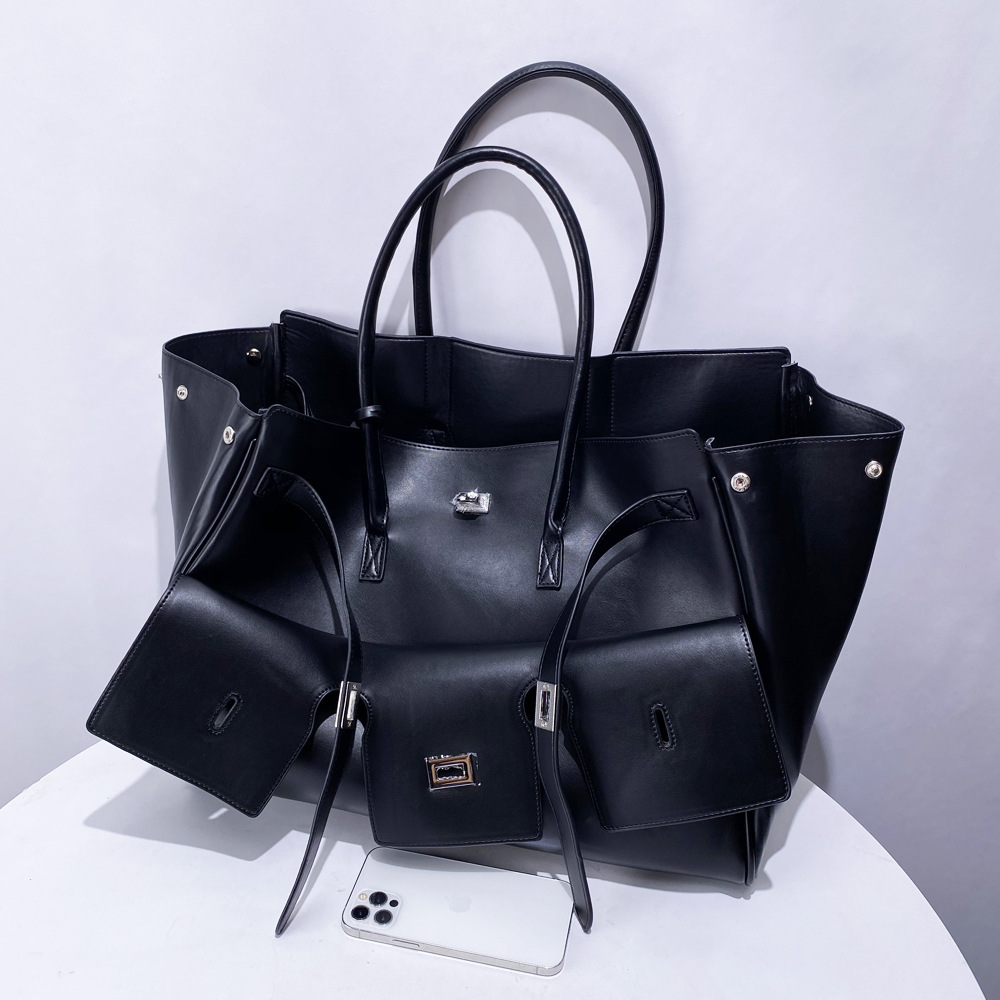 Luxury Bags For Travel - 26SS Tas Travel Clutch Tote Kapasitas