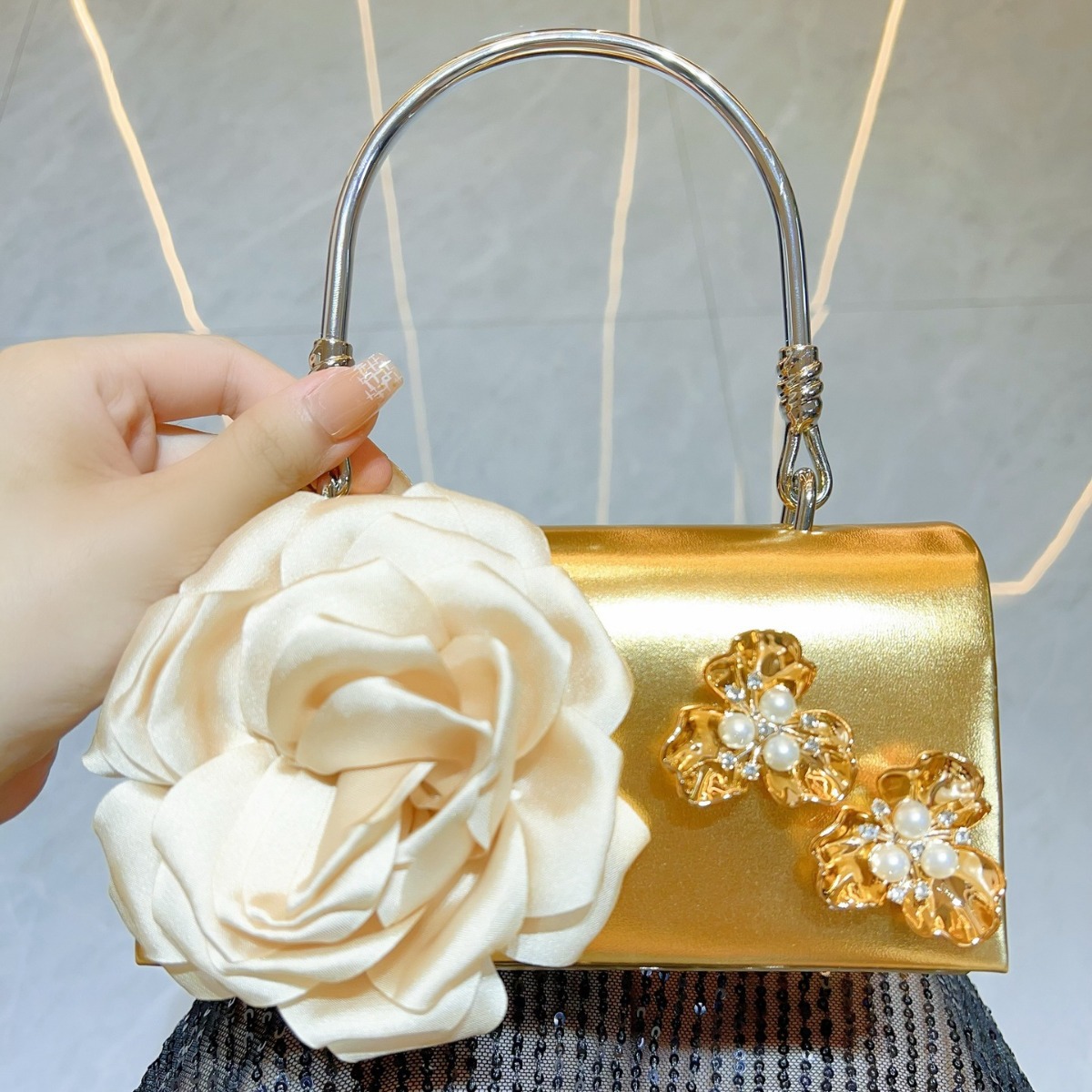 Luxury Bags Gold - Tas Genggam Bunga 3D Emas Mewah